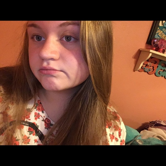 Meet your Posher, Alyssa - Picture 1 of 1